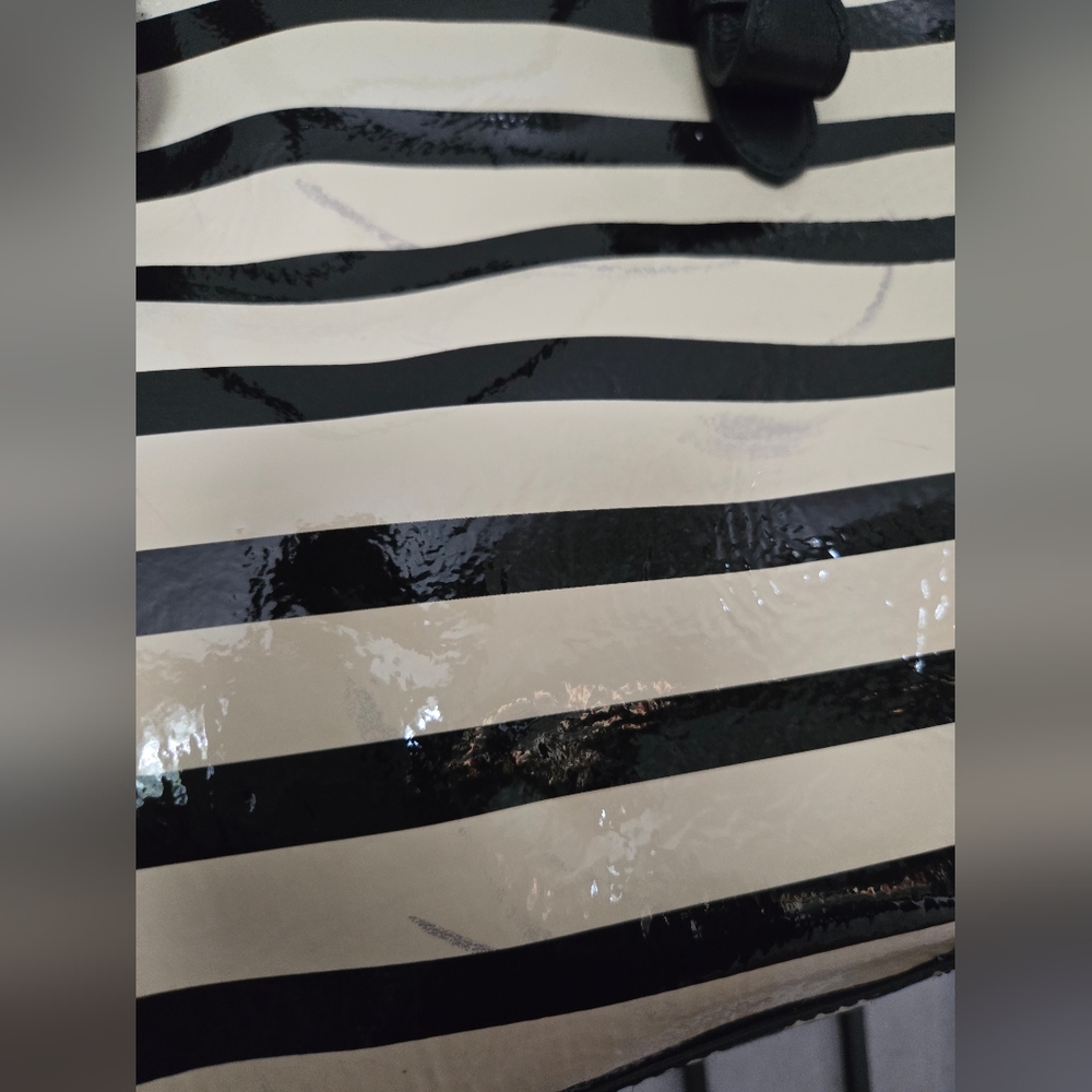 Kate Spade Classic Stripped 2way Tote - Picture 3 of 11